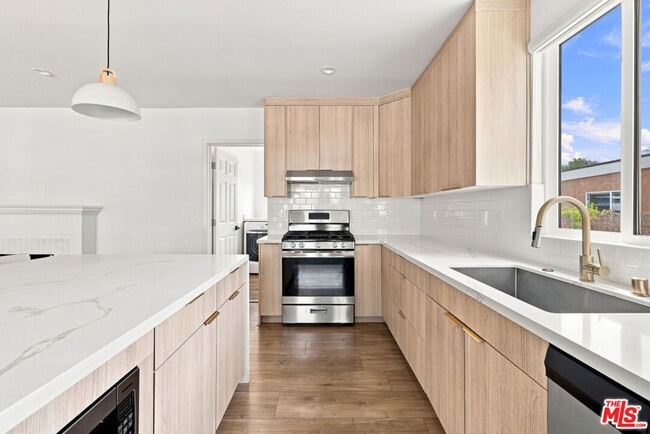 Building Photo - 6328 Camellia Ave