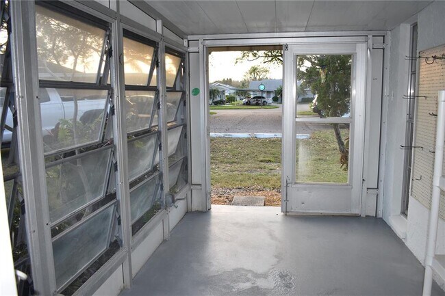 Building Photo - 1906 Canterbury Ln