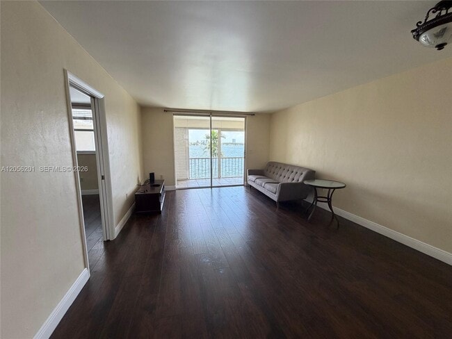 Building Photo - 3020 Marcos Dr