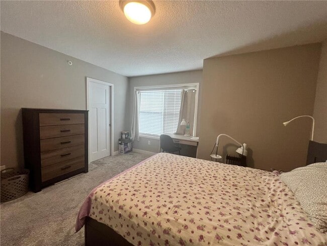 Building Photo - 7262 Zircon Ct N