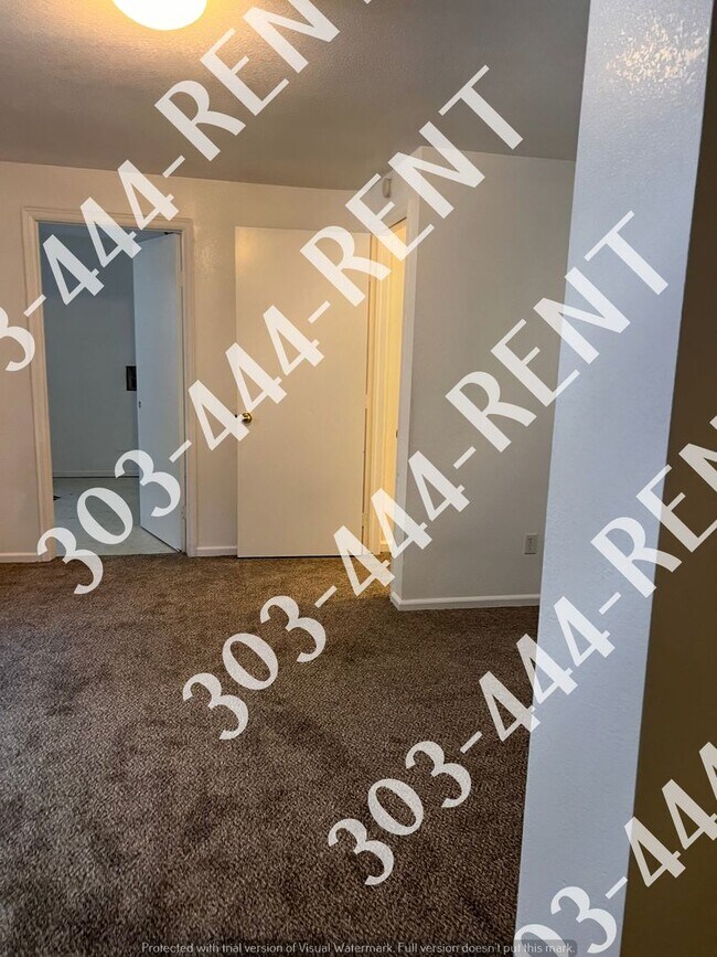 Building Photo - Single Family Ranch Style Home In Aurora!