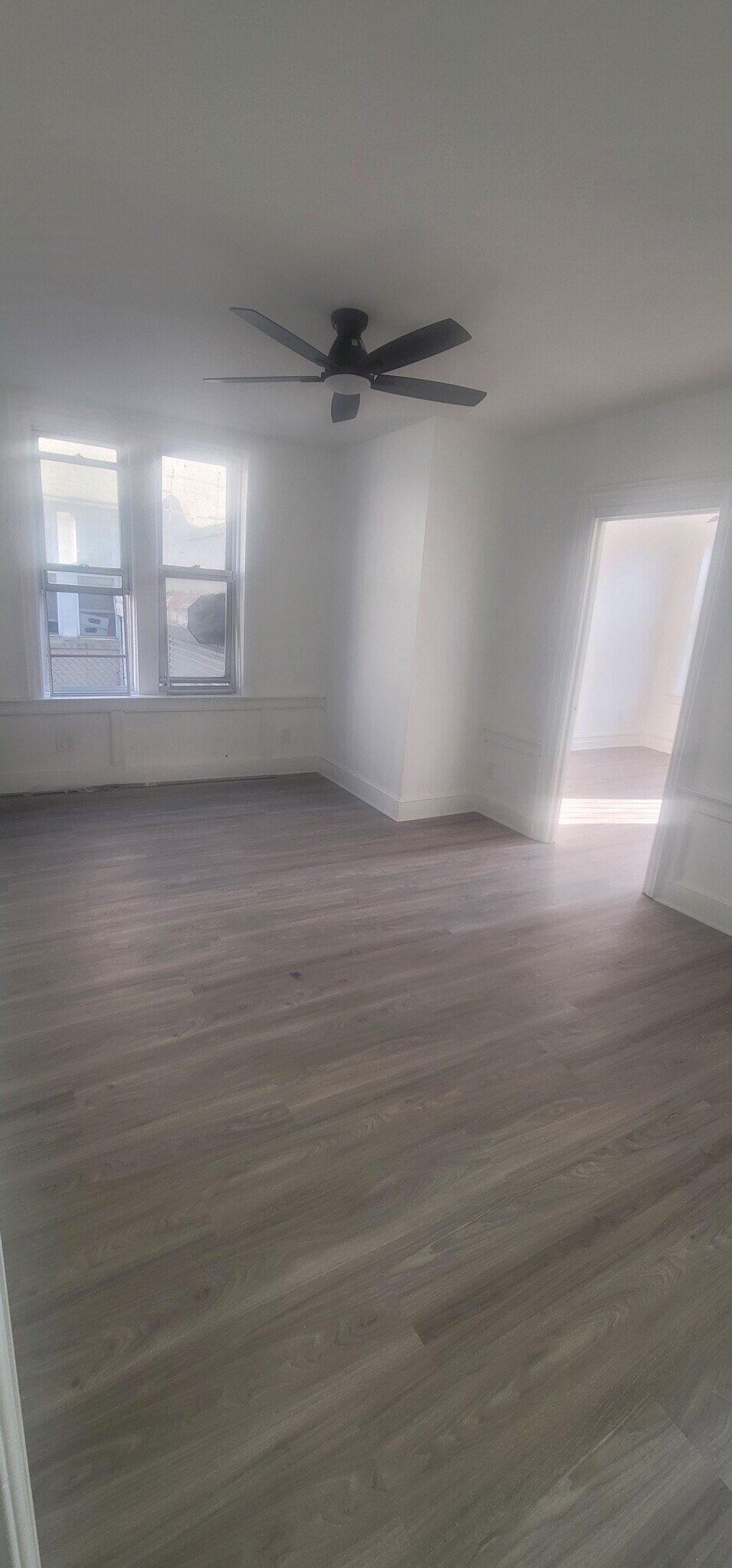 Building Photo - 406 E 52nd St