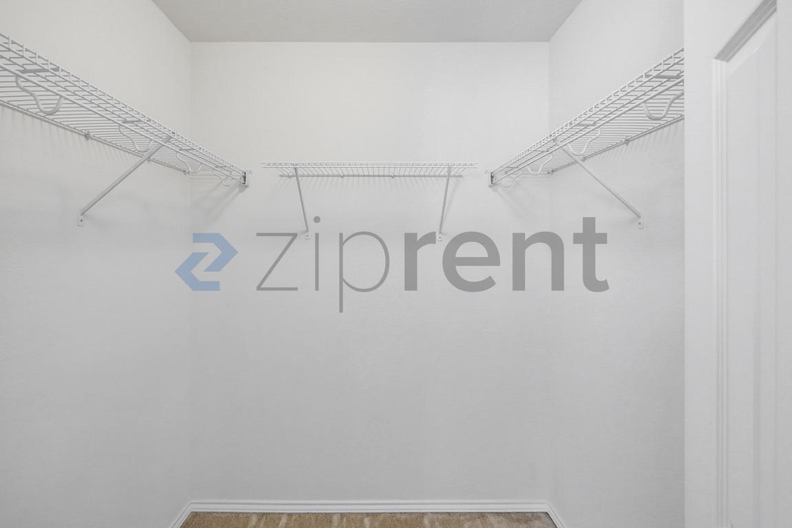 Building Photo - Unit