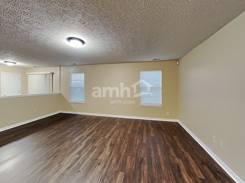 Building Photo - 894 Windsor Ln