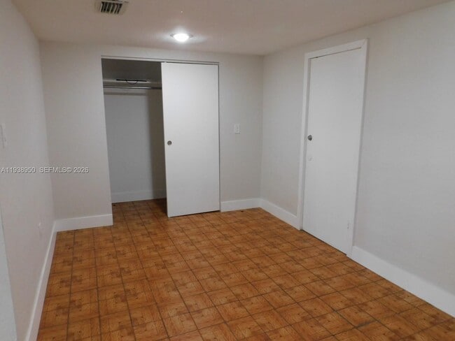 Building Photo - 846 W 31st St