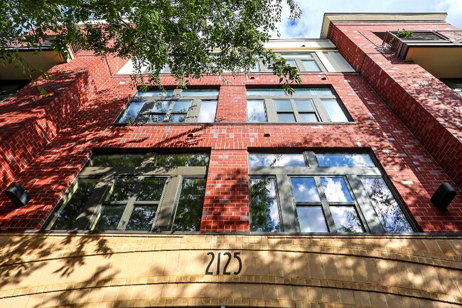 Building Photo - 2125 Southend Dr