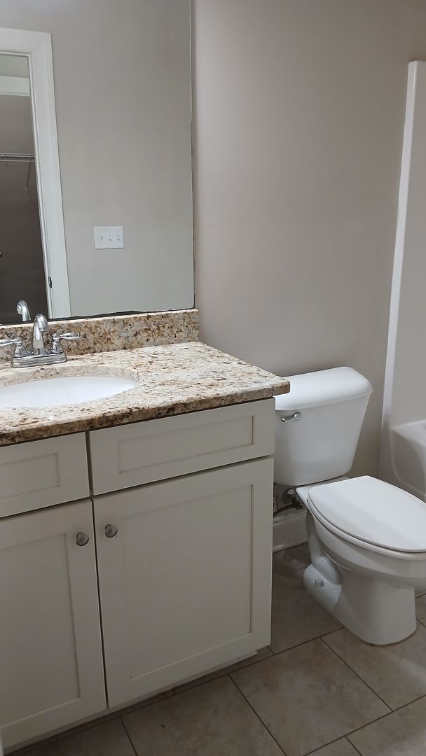 Building Photo - 4 Bedroom/4.5 Bath