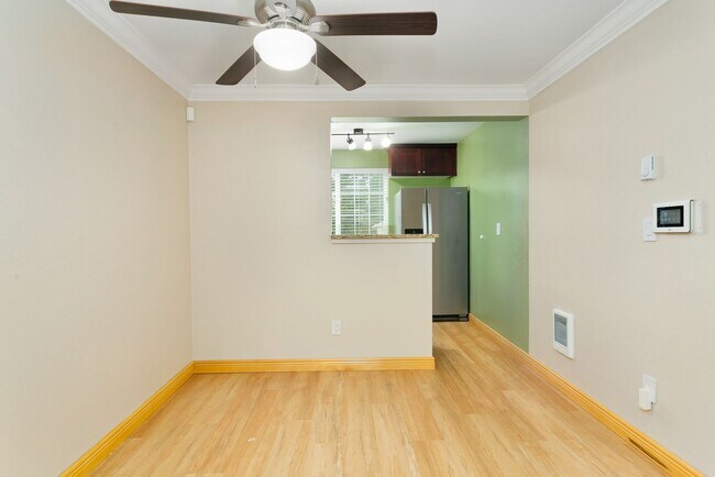 Building Photo - Cozy 2 bedroom, 2 bathroom condo- Federal Way Area