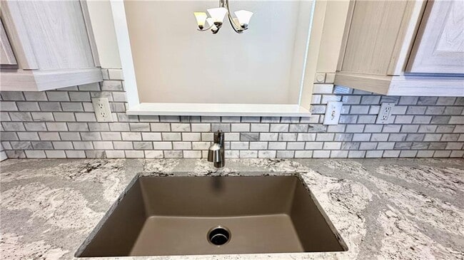 Building Photo - 6243 Shoreview Cir