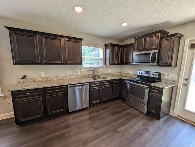 Building Photo - 5619 Charter Cir