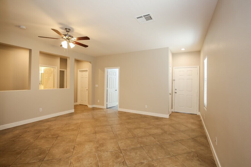 Building Photo - 3940 Fragrant Jasmine Ave
