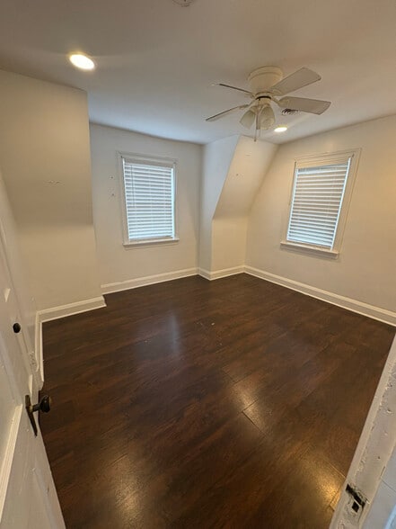 Building Photo - 412 N Bend Rd