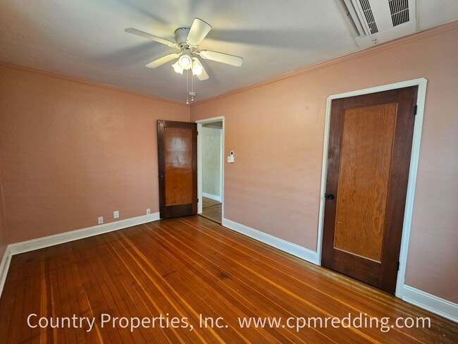 Building Photo - Charming Downtown House with Modern Amenit...