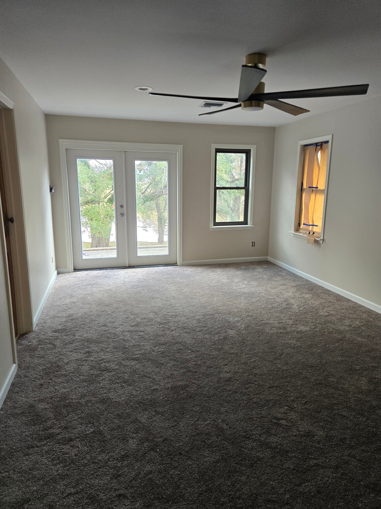 Building Photo - 115 Sandager Ave