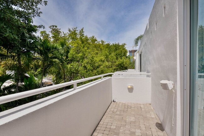 Building Photo - 3272 Virginia St