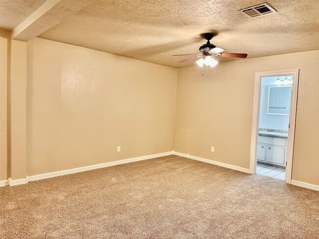 Building Photo - 239 Ridgewood Dr