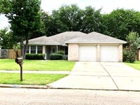 Building Photo - 15650 Pebble Lake Dr