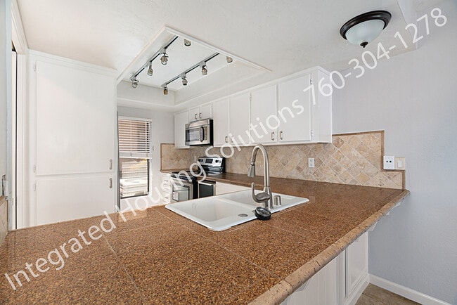 Building Photo - 1915 Estrella De Mar Ct