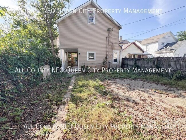 Building Photo - 212 Nassau St