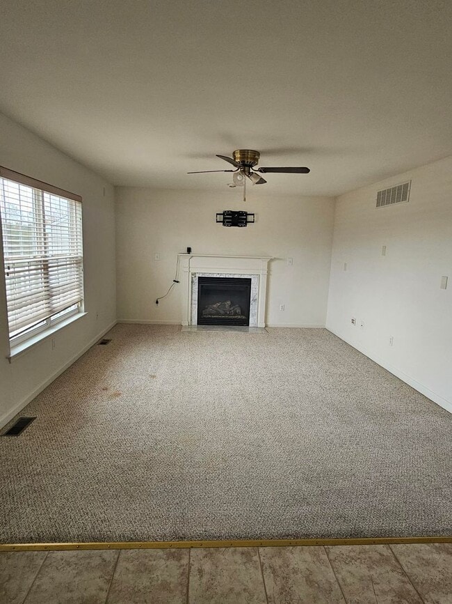 Building Photo - 830 Woodline Dr