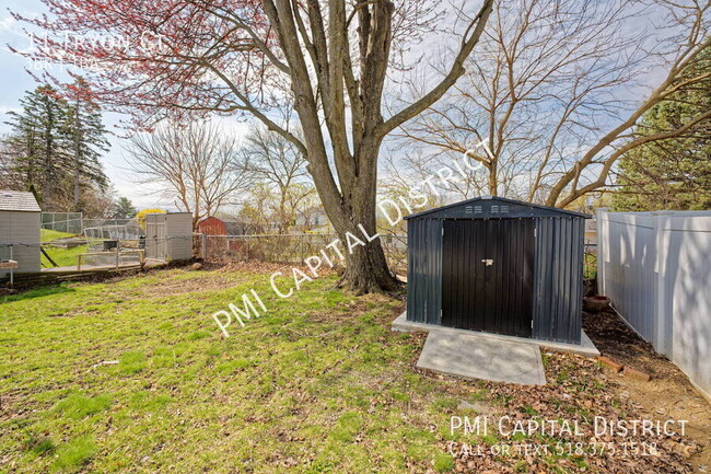 Building Photo - 11 Tryon Ct