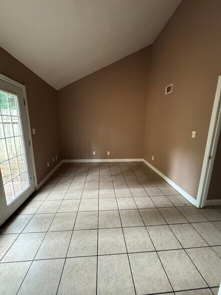 Building Photo - 1860 Nekoma Ct