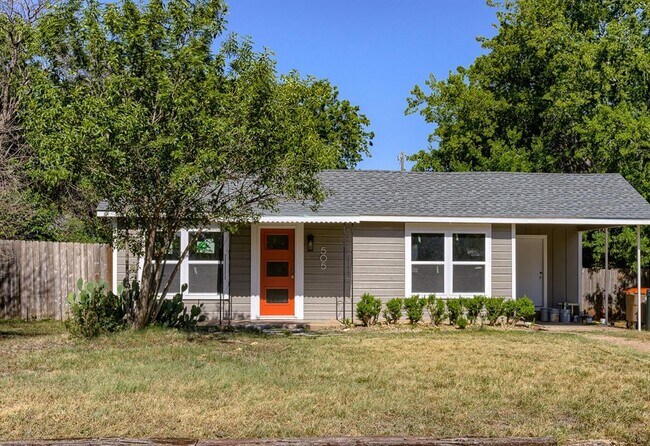 Building Photo - 505 Lbj Dr