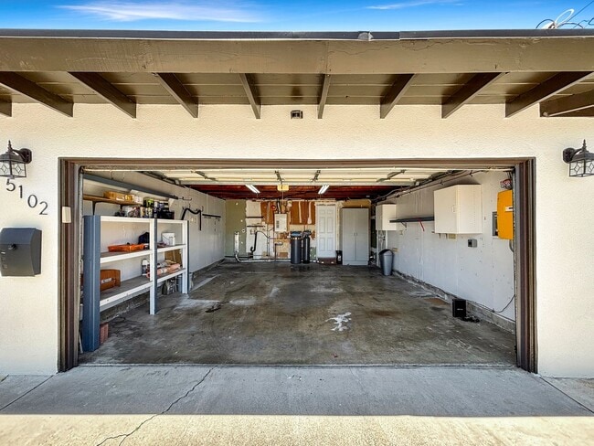 Building Photo - Charming & Spacious 3BD/2BA House in Clair...