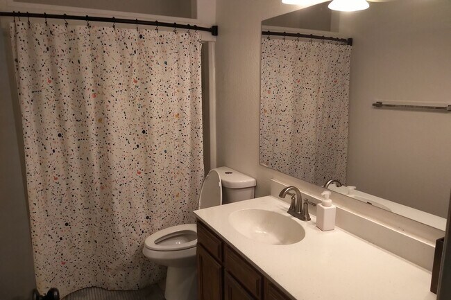 Building Photo - 418 W Pebble Beach Dr