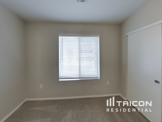 Building Photo - 17365 N Cave Creek Rd