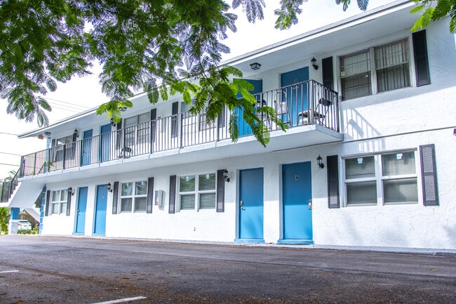 Building Photo - 101 NE 4th St