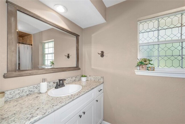 Building Photo - 676 Ravensworth Dr