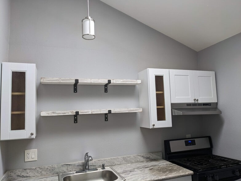 Building Photo - 22265 Pearce St