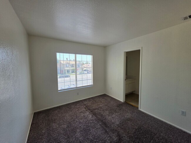 Building Photo - 1354 Carriage Ln
