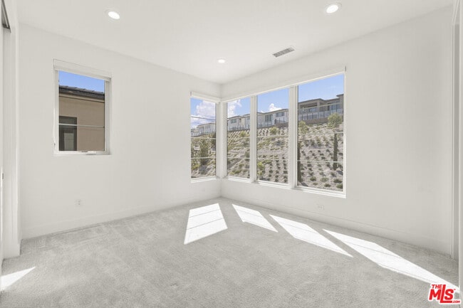 Building Photo - 11758 Hillsborough Ln