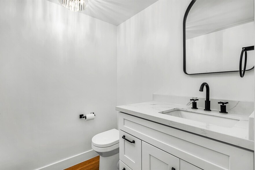 Half Bath - 4425 Alla Rd