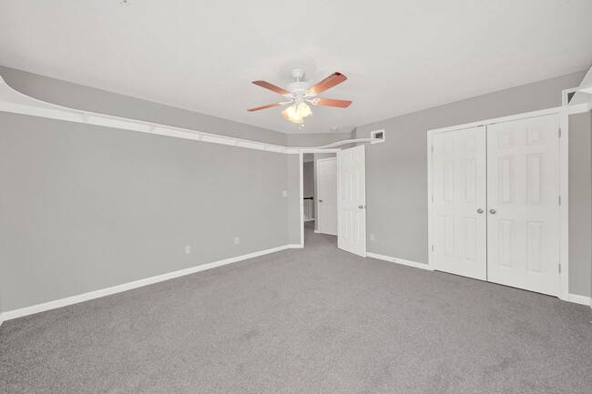 Building Photo - Stunning 6 Bed 3.5 Bath Home in Davidson!
