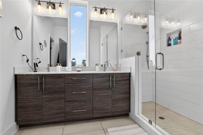 Building Photo - 1214 Chelsea Cir NW