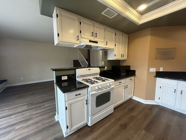 Building Photo - Beautiful 3bed/2bth in San Marcos!