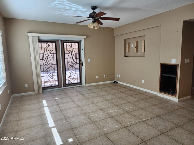 Building Photo - 6435 E Redmont Dr