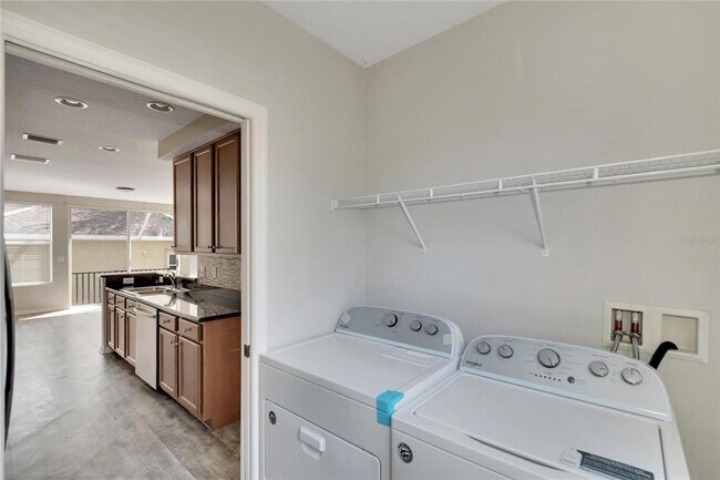 Building Photo - 7322 S Trask St