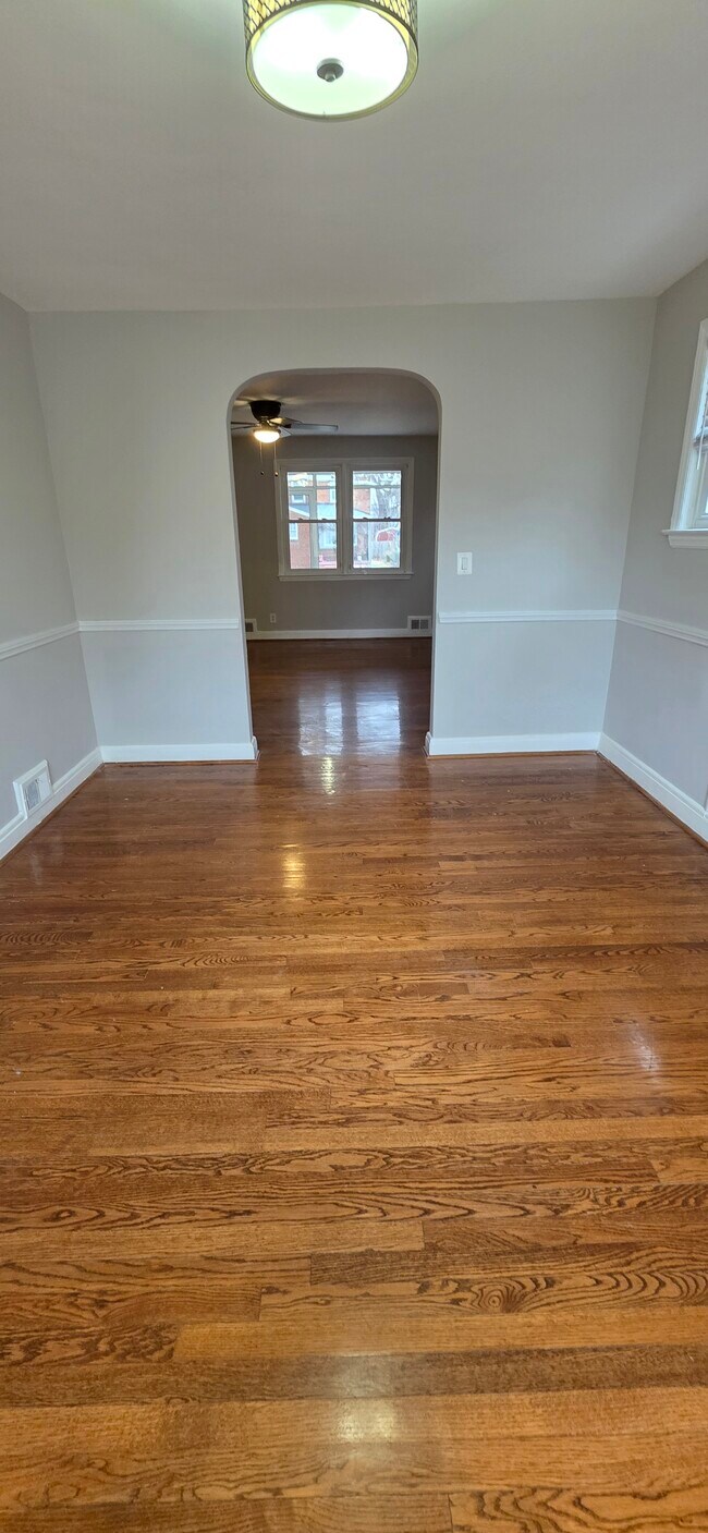 Building Photo - 3909 Rosecrest Ave