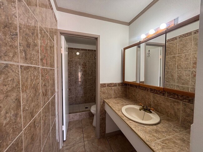 Building Photo - Charming 2-Bedroom Home with 2-Car Garage in Chula Vista