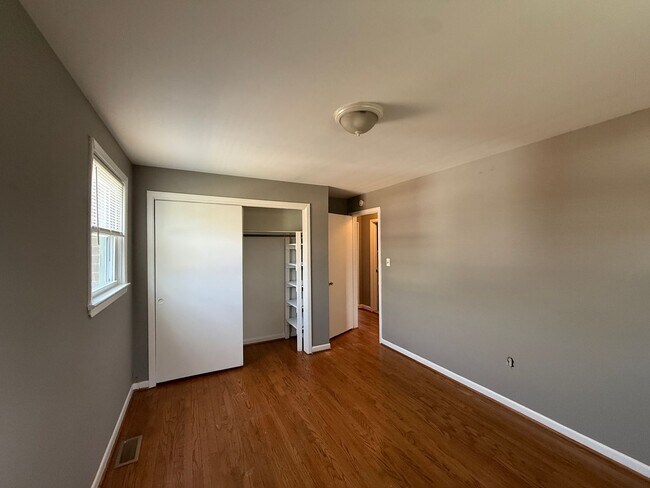 Building Photo - 6008 1/2 BURGESS AVE