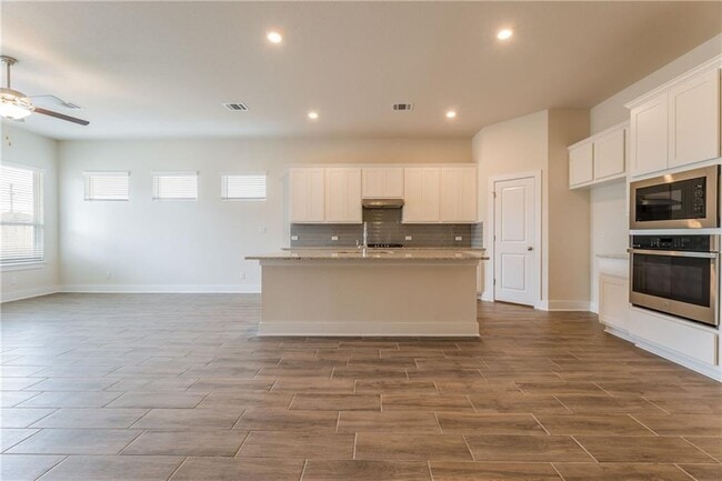 Building Photo - 178 Brooks Ranchi Dr