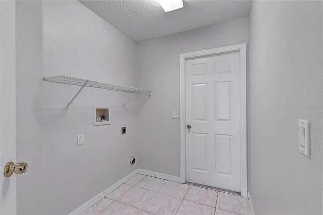 Building Photo - 849 Jarnac Dr