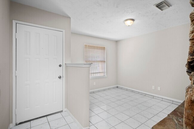Building Photo - 4202 Brandemere Way St