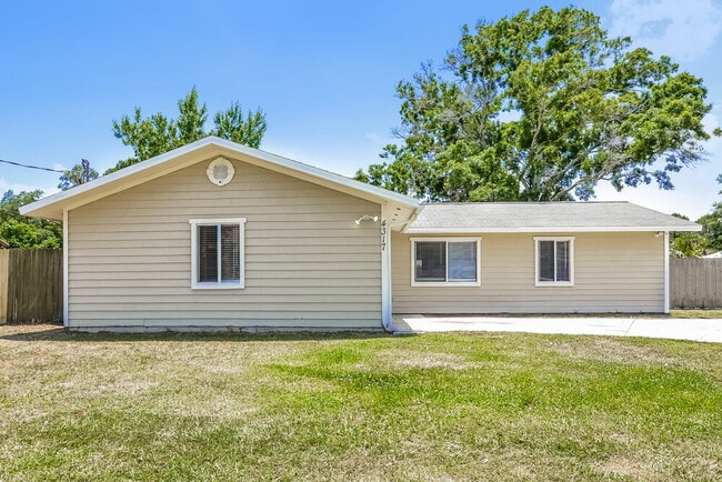 Building Photo - 4317 Alamosa St