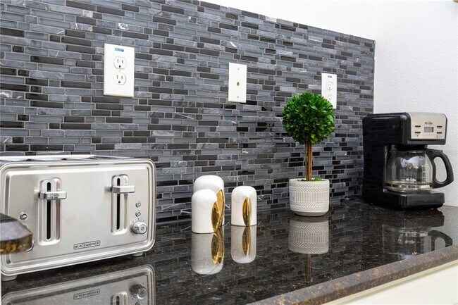 Building Photo - 650 Las Fuentes Dr