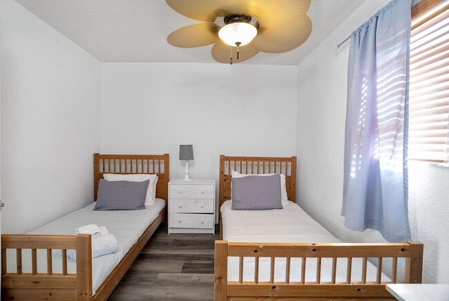 Building Photo - 3221 Spanish River Dr